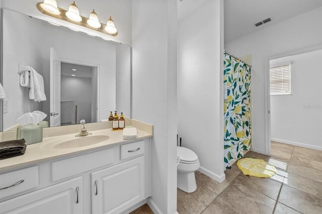 Building Photo - 4164 Oak Tree Dr