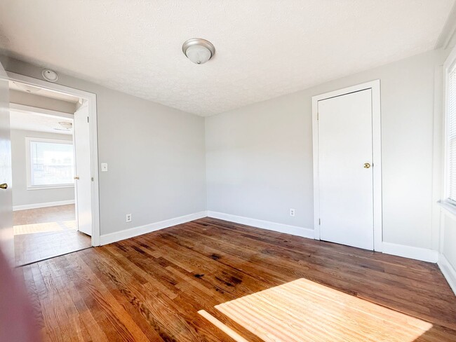 Building Photo - 4 Bedroom Two-Story Home with Large Yard, Lawn Care Included