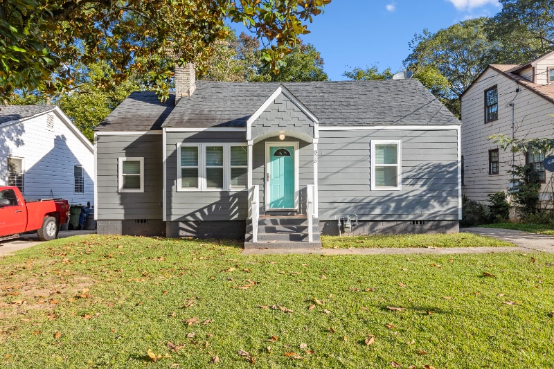 Building Photo - 825 Erin Ave SW