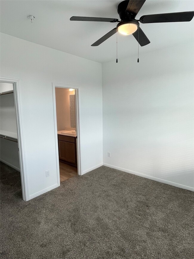 Building Photo - 2400 Nile Valley Rd