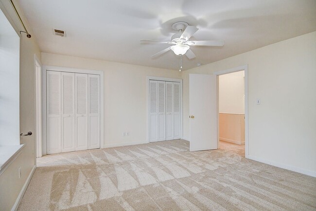 Building Photo - DOWNTOWN NORFOLK TOWNHOUSE
