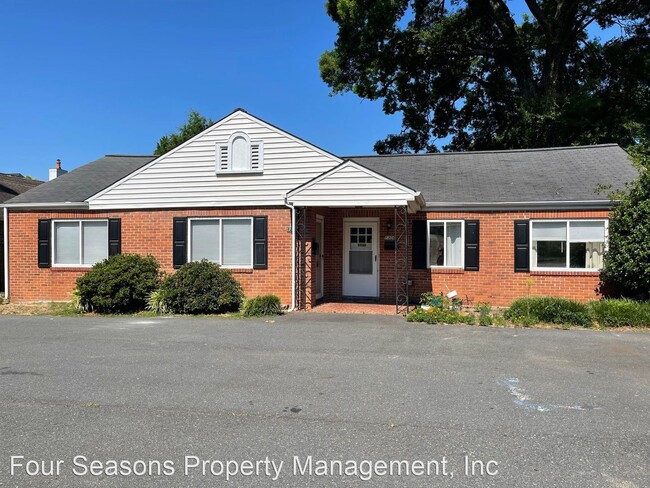 Primary Photo - 2 br, 1 bath House - 1306 South Kings Drive