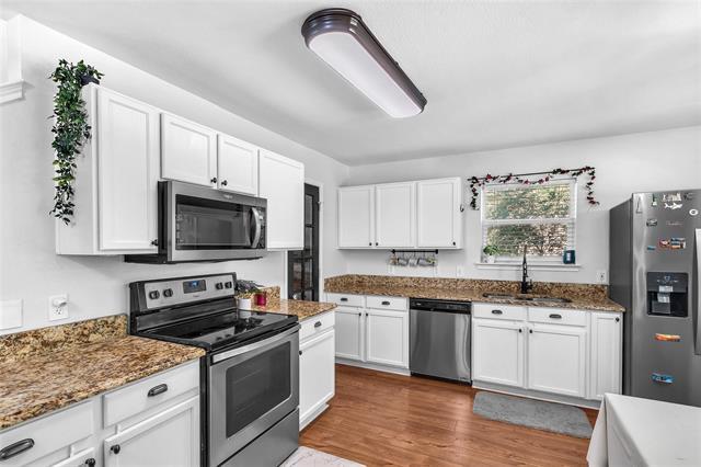 Building Photo - 7101 Wind Row Dr
