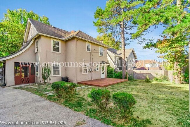 Building Photo - Rockhill Gardens Beauty-