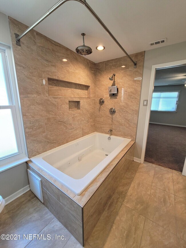 Building Photo - 8379 Chason Rd W