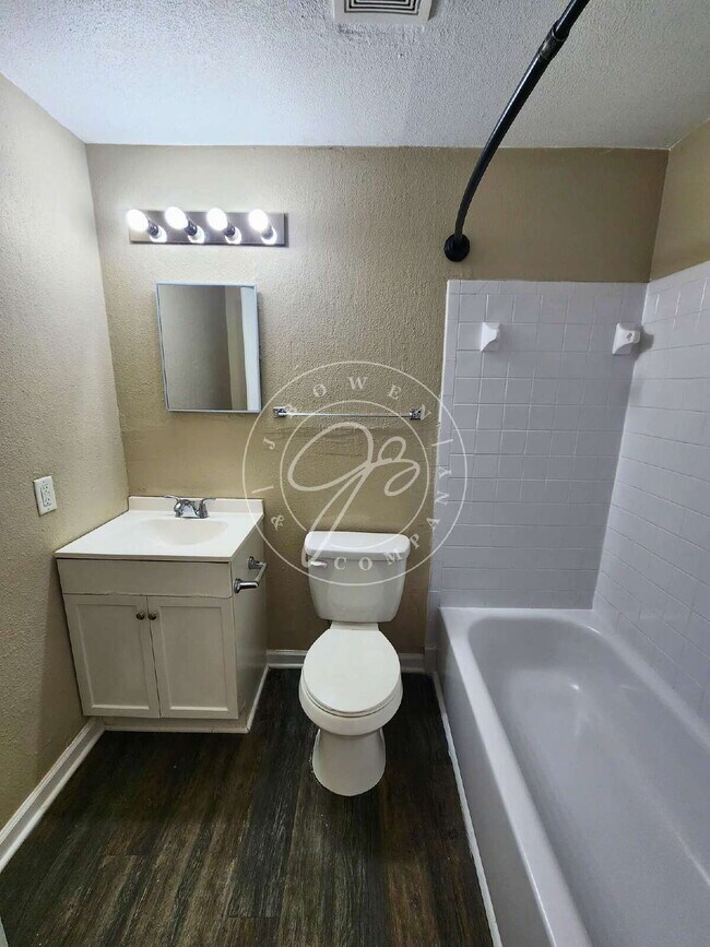 Building Photo - Already section 8 approved and ready for move in!