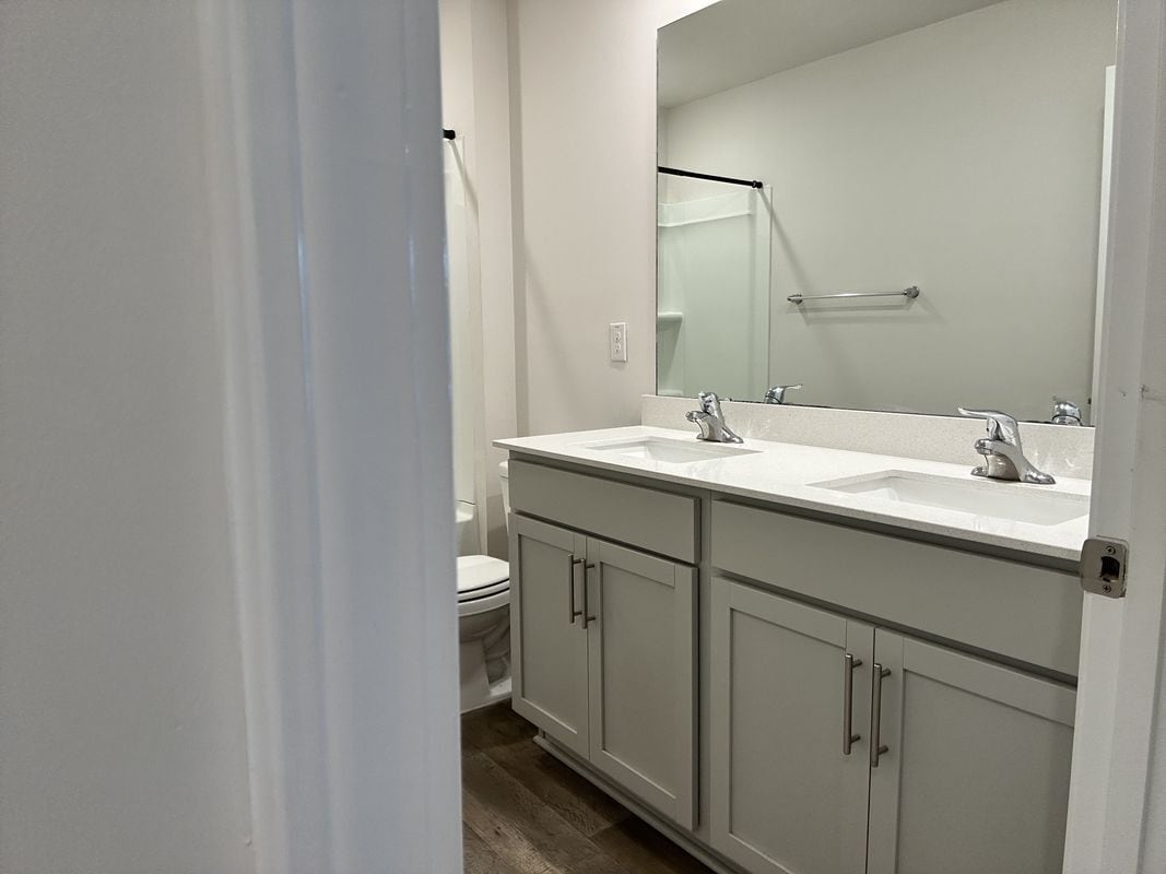 Building Photo - 5459 Carolines Way