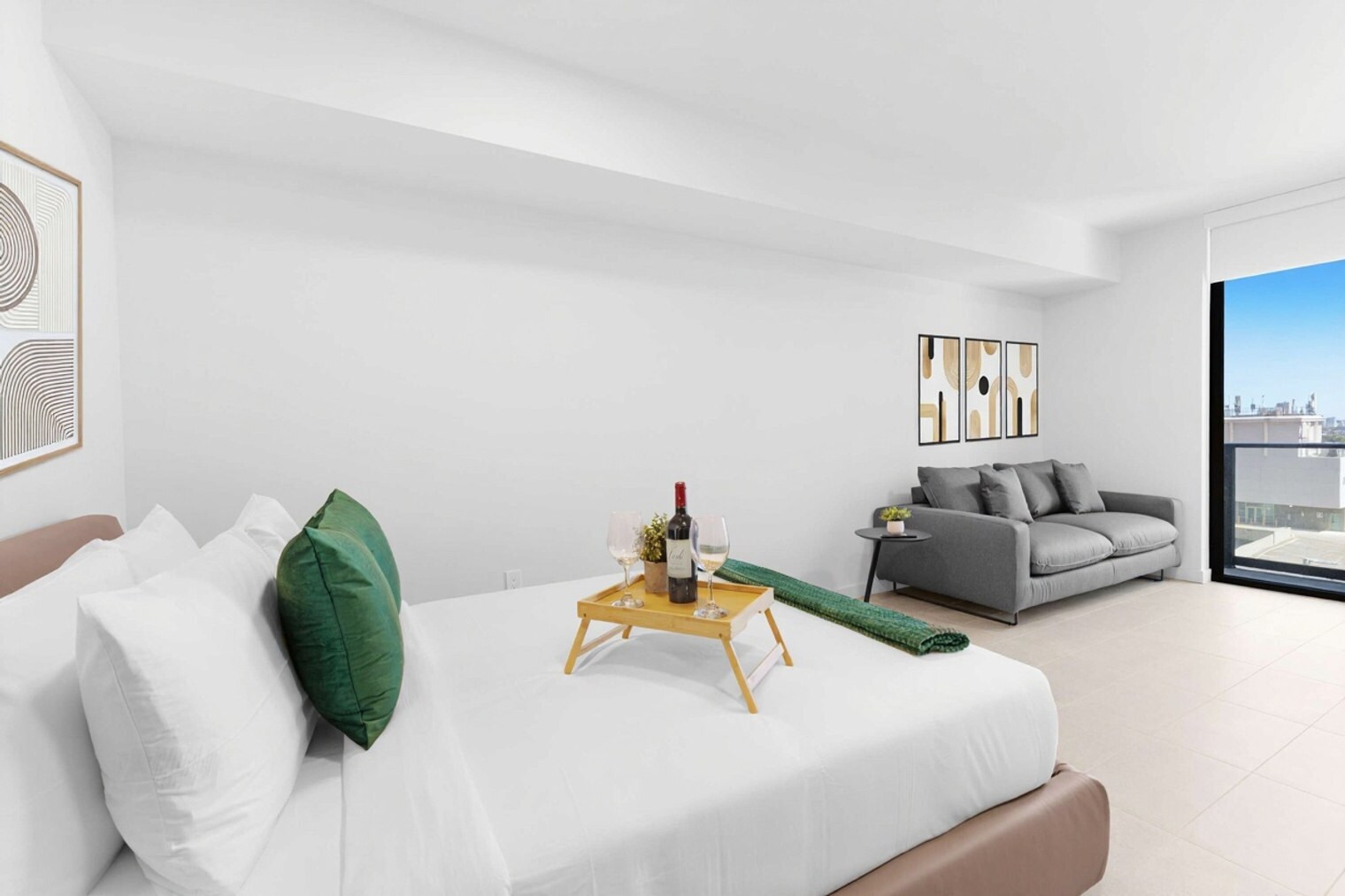 Building Photo - 501 NE 1st Ave