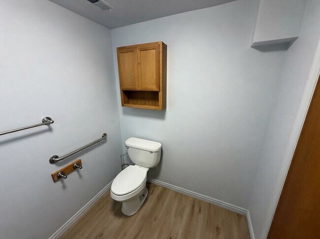 Building Photo - 1184 E 300 N
