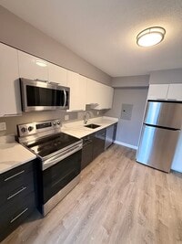 Building Photo - 846 Massachusetts Ave