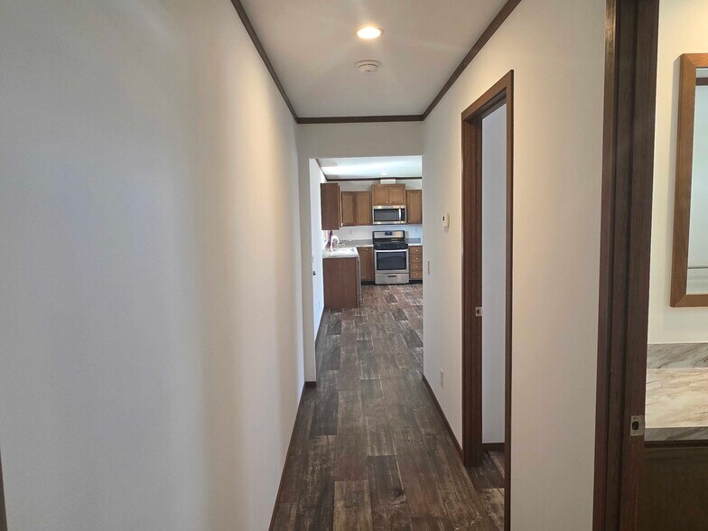 Building Photo - 73 Meggan Dr
