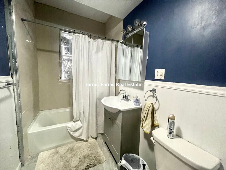 Building Photo - 207 Boston Ave