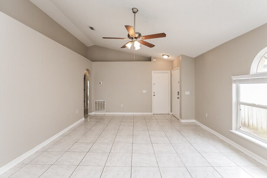 Building Photo - 417 Delicata Dr