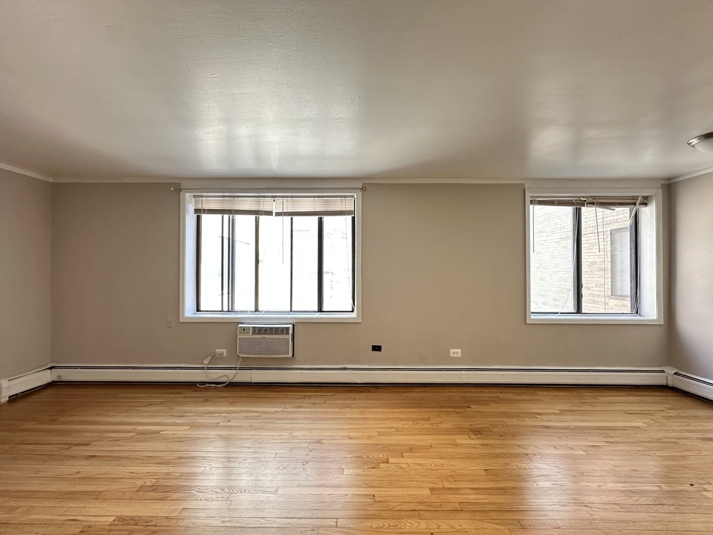 Building Photo - 1515 W Morse Ave