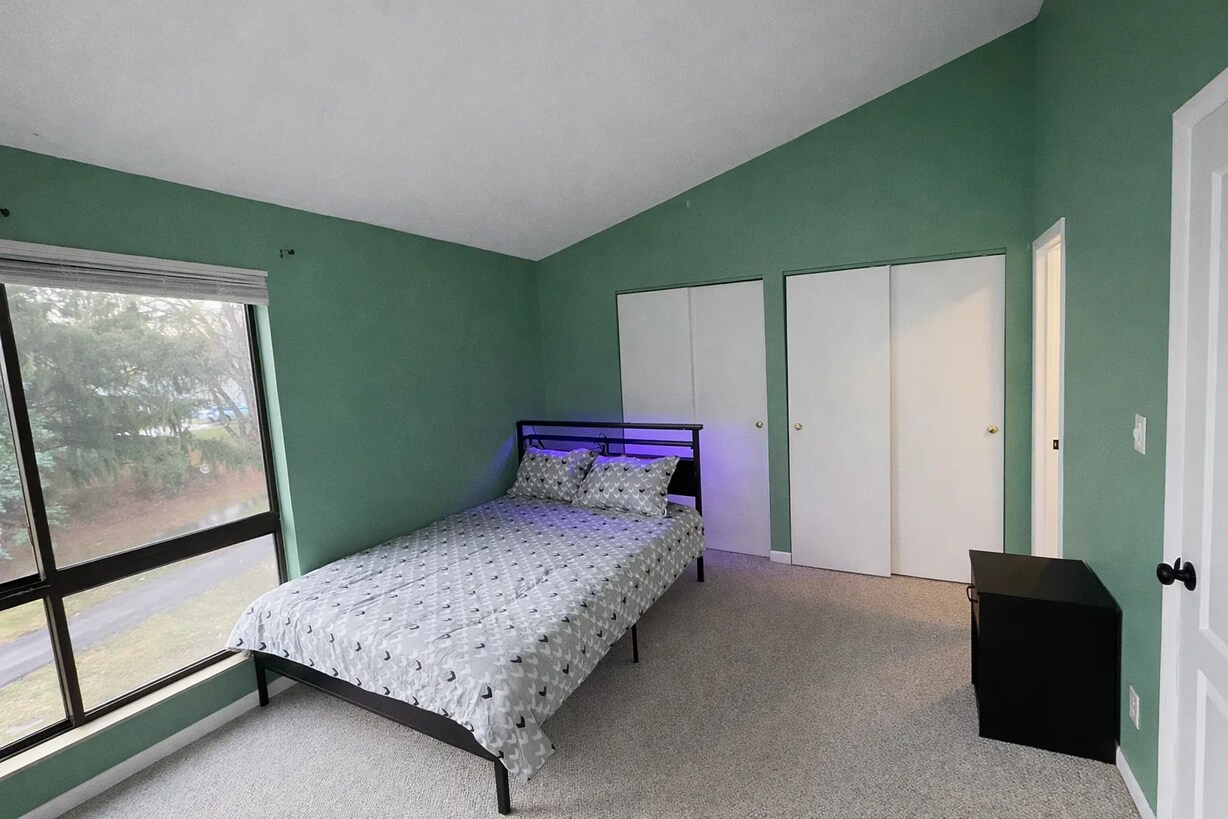 Building Photo - 22 Colony West Dr