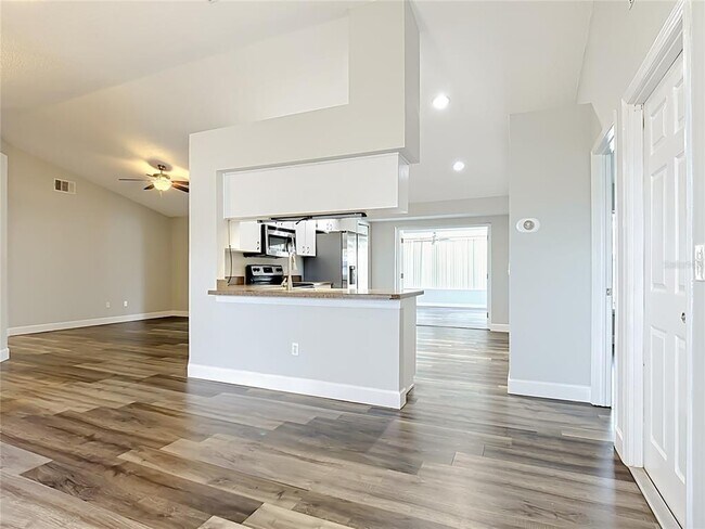 Building Photo - 227 Robbins Rest Cir