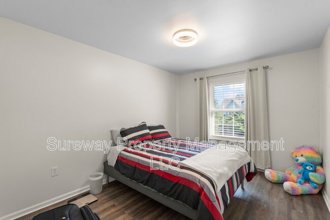 Building Photo - 2028 Greenes Way Cir