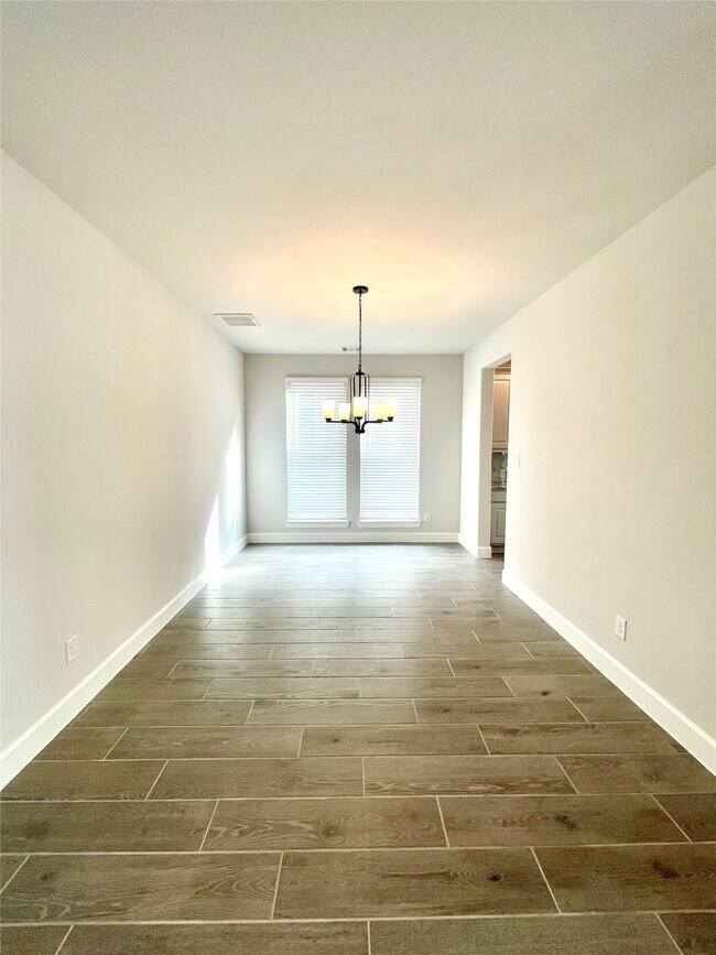 Building Photo - 596 Santa Rosa Hls Dr