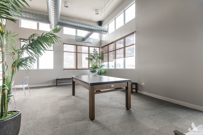 Building Photo - 901 W Madison St