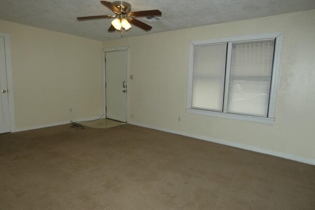 Building Photo - 2211 NW Crosby Ave