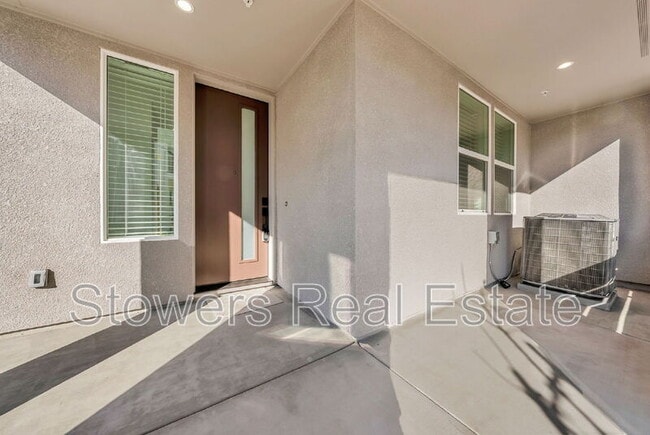 Building Photo - 3001 Ivory Ter