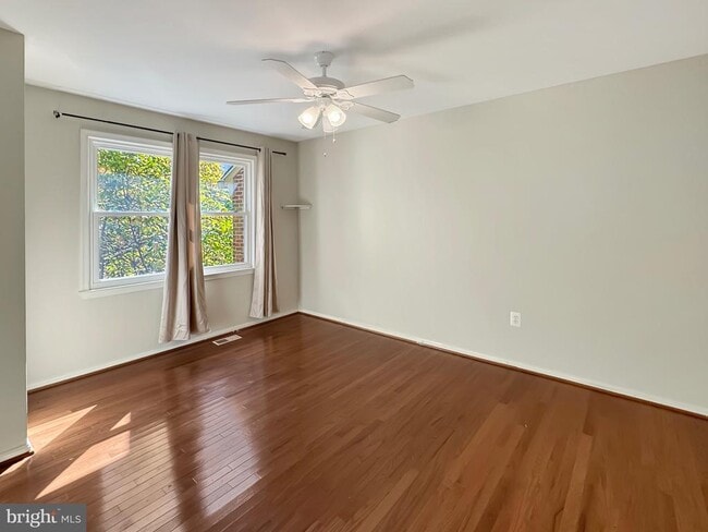 Building Photo - 38 Carriage House Cir