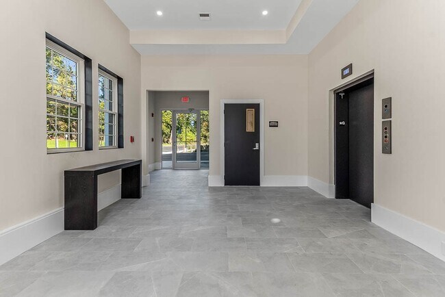 Building Photo - 22 Everett St