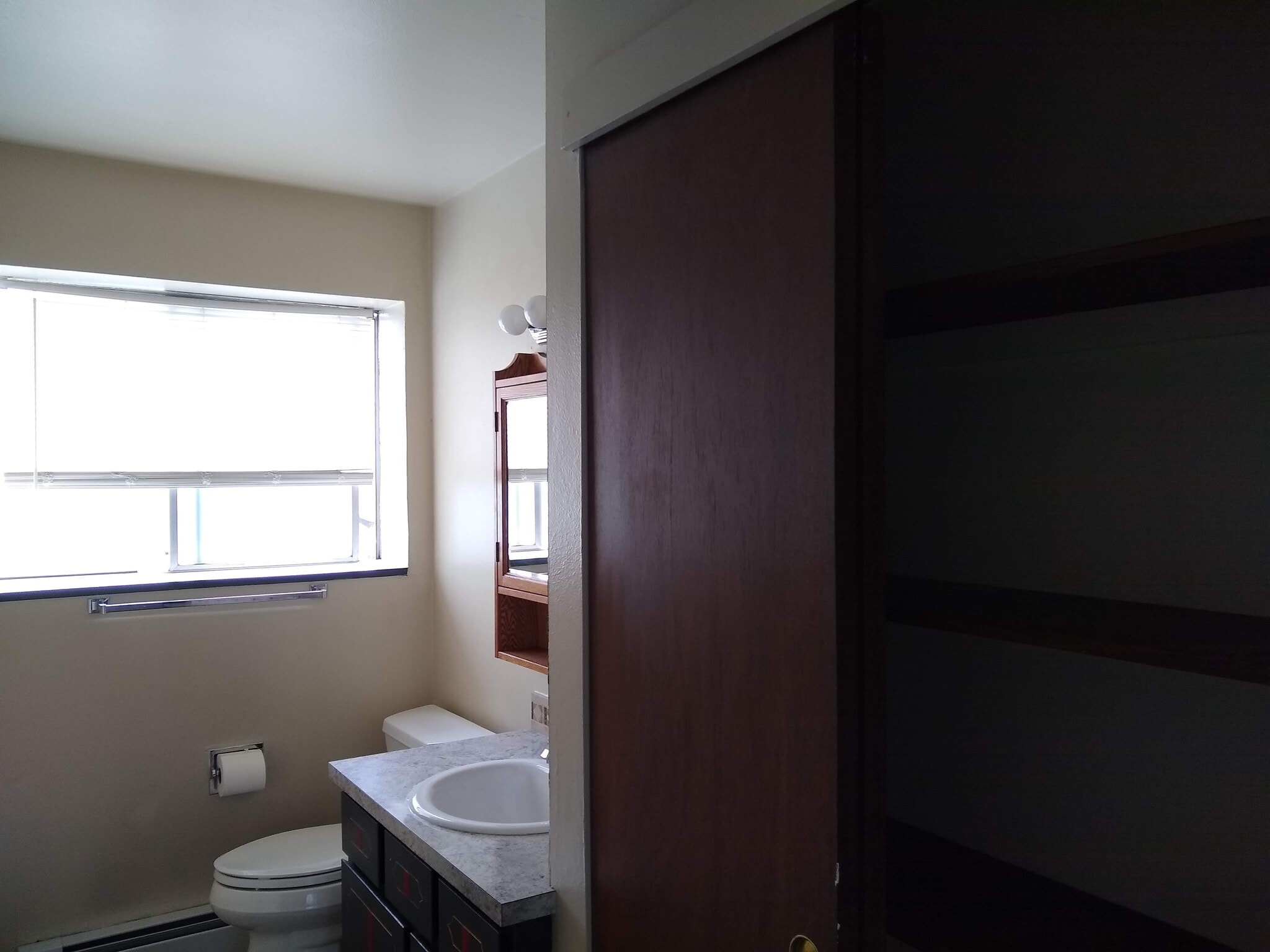 Building Photo - 1123 Cedar Ln