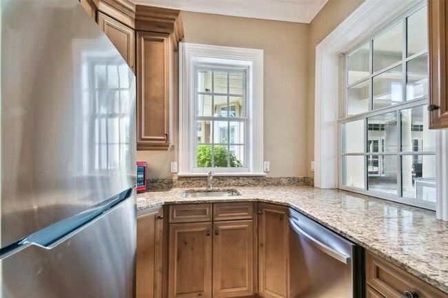 Building Photo - 704 Berrocales De Avila