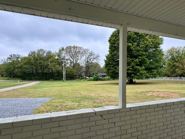 Building Photo - 3375 Pembroke Rd