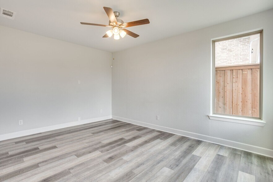 Building Photo - 14228 Walsh Ave