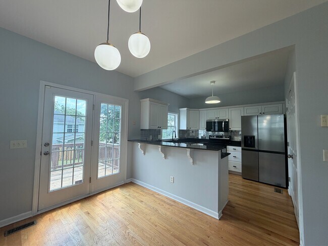 Building Photo - 307 Laurel Hill Ln