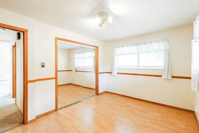 Building Photo - 4416 67th Ave W