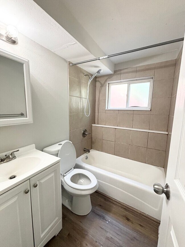 Building Photo - 350 Vehr Dr