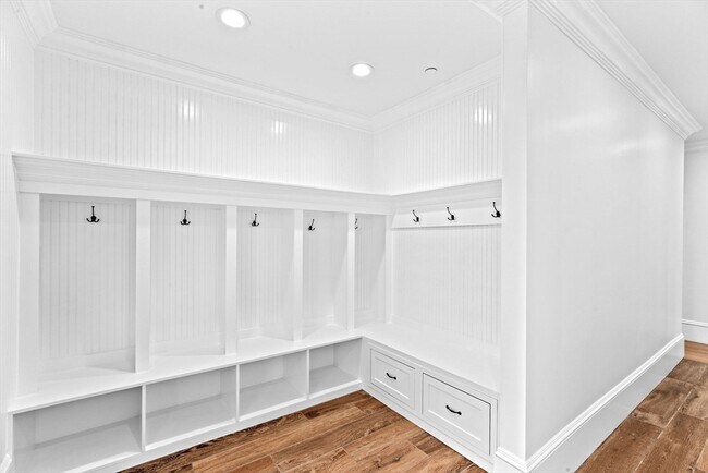 Building Photo - 45 Ocean Ledge Dr