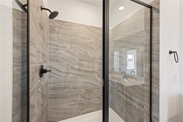 Building Photo - 9609 Dahlia Blvd