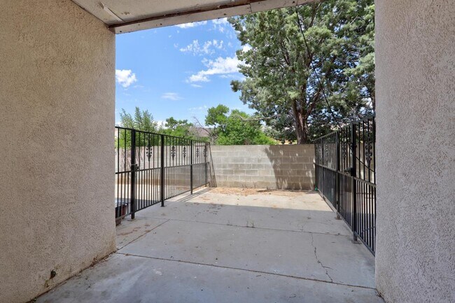 Building Photo - 195 Monte Alto Pl NE