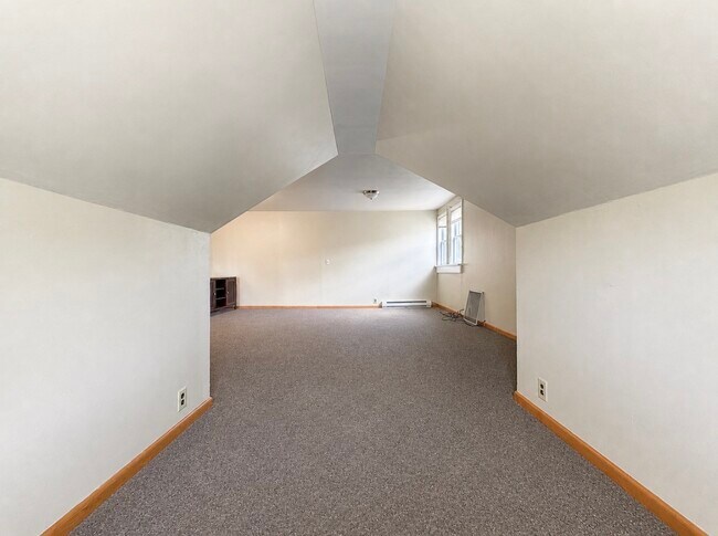 Building Photo - 16 Highland Ave