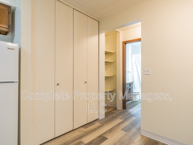 Building Photo - 302 Franke St