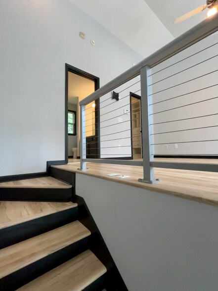Building Photo - 1178 Village Ct SE