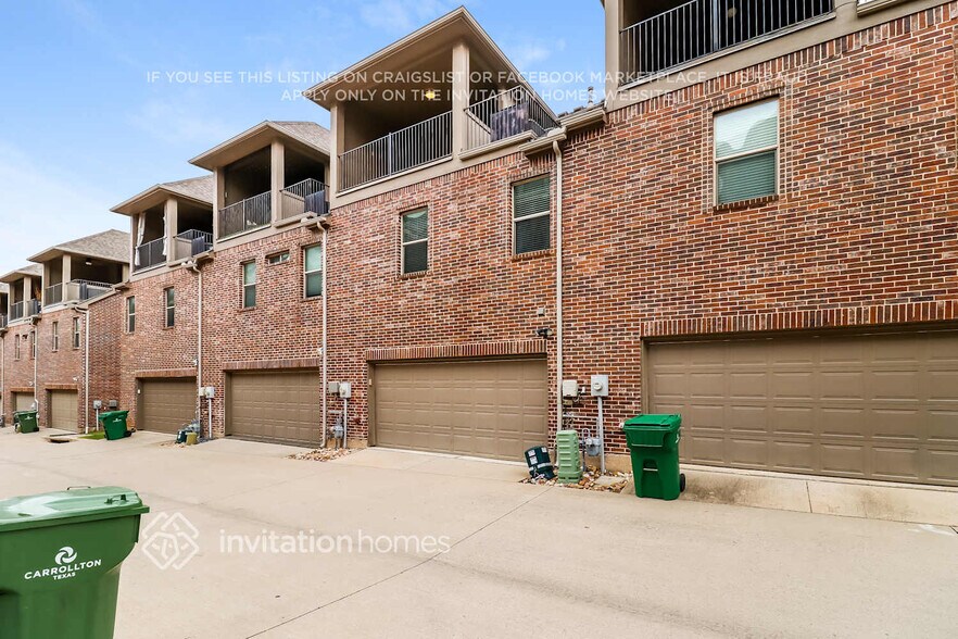 Building Photo - 4217 Riverview Dr