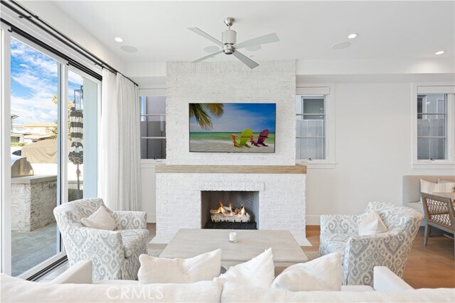 Building Photo - 708 Heliotrope Ave