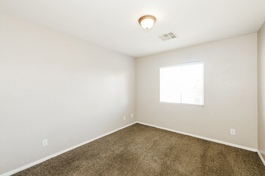 Building Photo - 9081 Sheffield Garden Ave