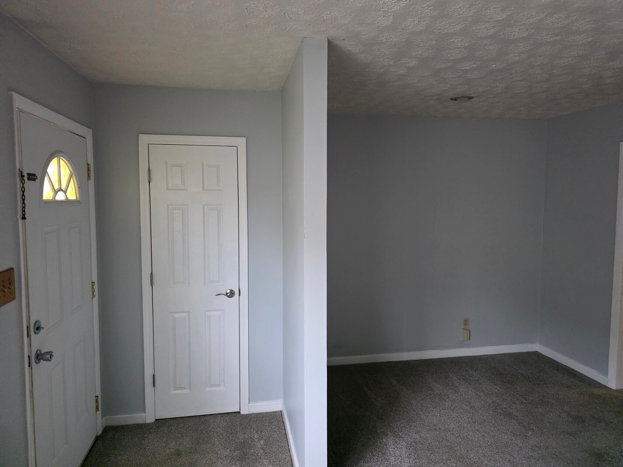 Building Photo - 5014 Hazelwood Rd