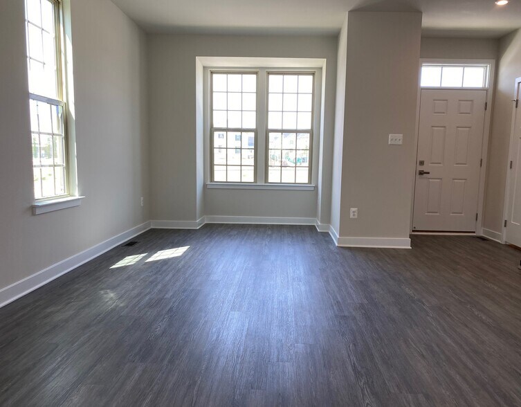 Building Photo - 7155 Bodkin Wy