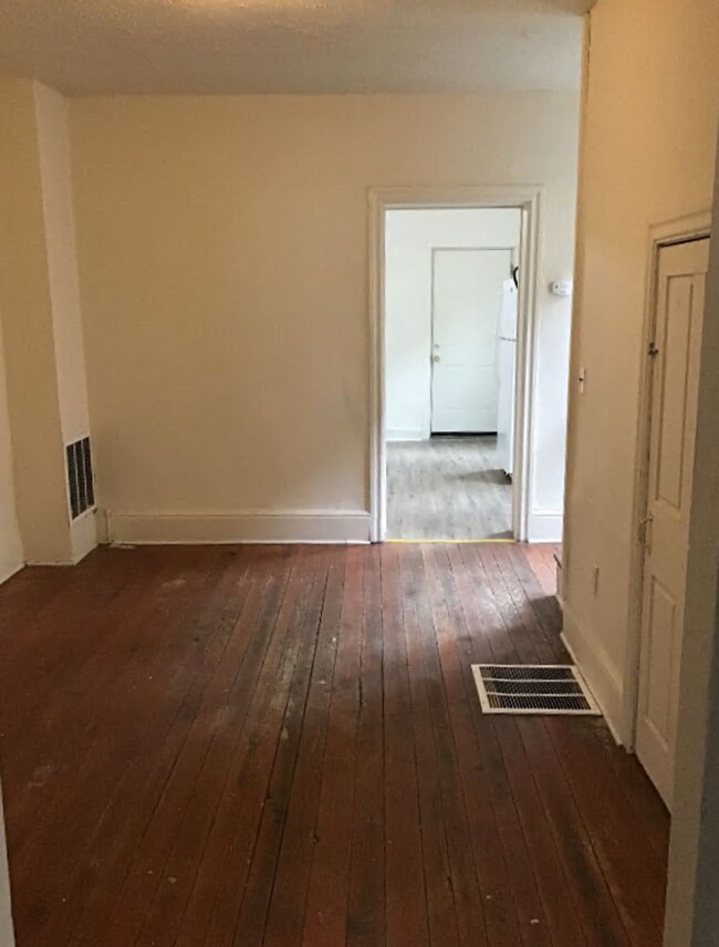 Building Photo - SELLING-218 W King St