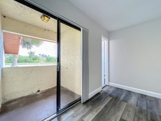 Building Photo - 10288 Turkey Lake Rd