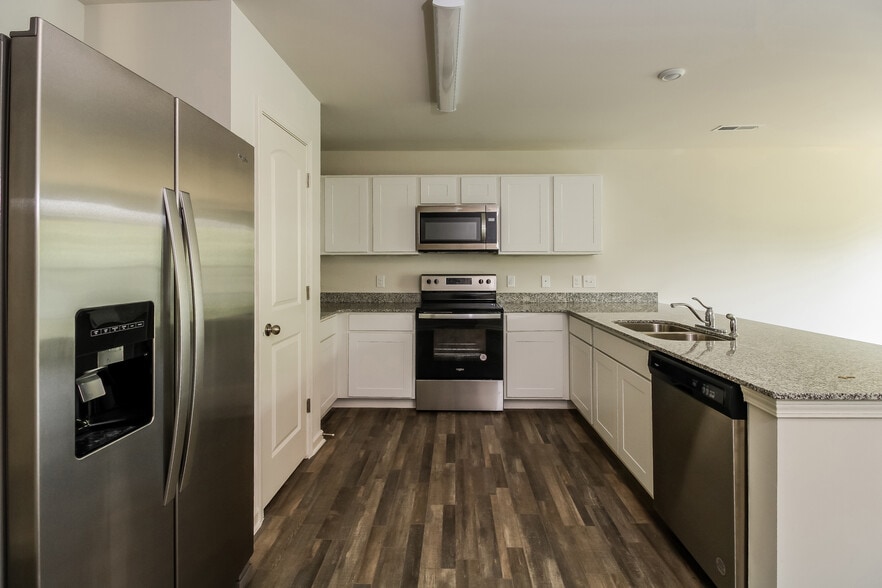 Building Photo - 2396 Heritage View Ln