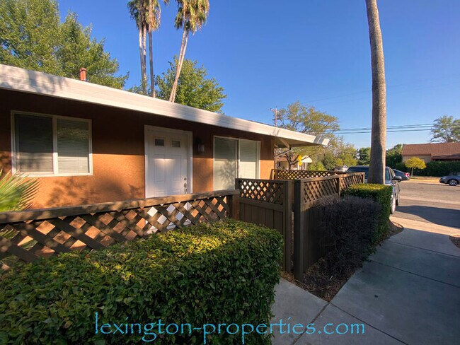 Building Photo - Beautifully Remodeled, 2BD/1BA, Condo Avai...