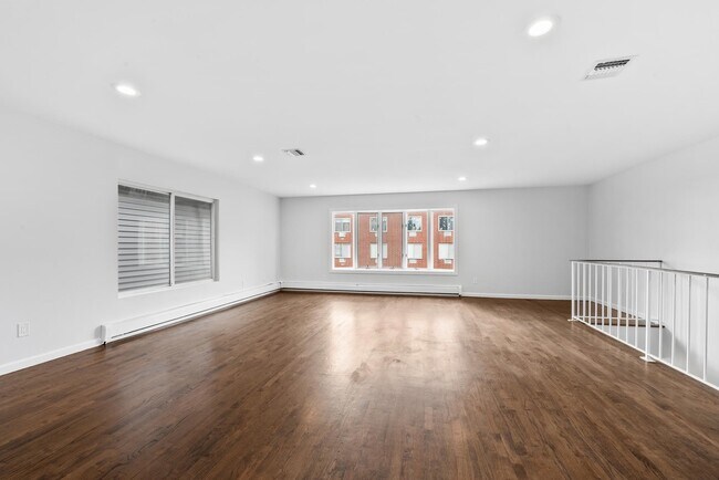 Building Photo - 1916 Grand Ave